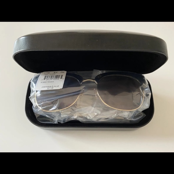 NWT COACH POLARIZED WOMEN'S SUNGLASSES HC8262 MULTI - Picture 4 of 10